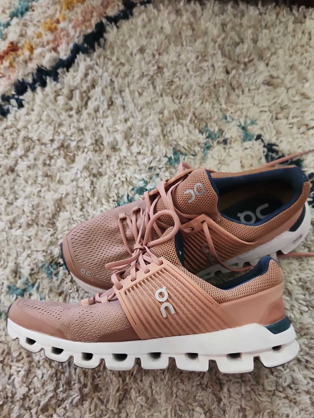 On Running Women's Cloudswift Sneakers in Dusty Rose and Navy - Picture 1 of 8
